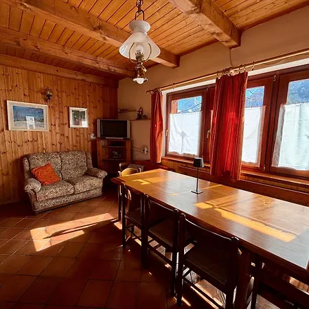 펜션 Chalet Caldo & Accogliente A Cheggio 