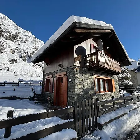 Chalet Caldo & Accogliente A Cheggio 