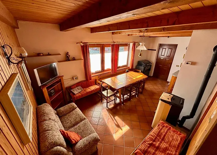 Chalet Caldo & Accogliente A Cheggio 