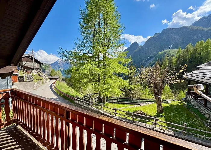 Chalet Caldo & Accogliente A Cheggio 